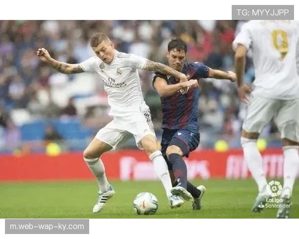 巴西边后卫位置竞争白热化 十名候选无人能锁定主力席位